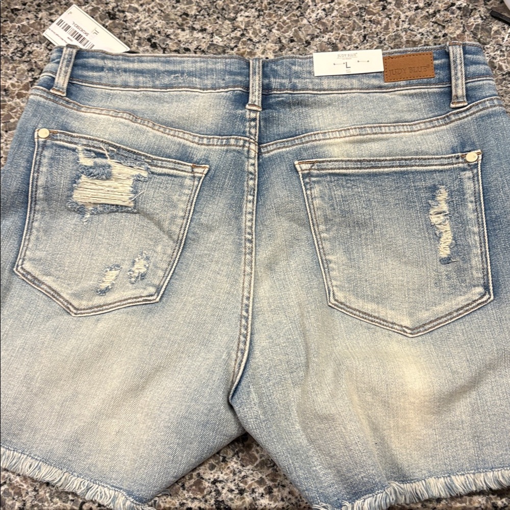 Judy Blue denim shorts - Picture 2 of 2